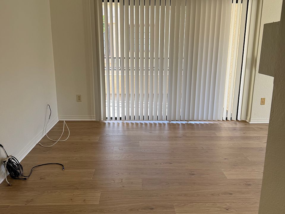 Living room/Outside patio