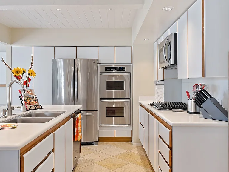 525 Las Palmas Dr — Photo 12
