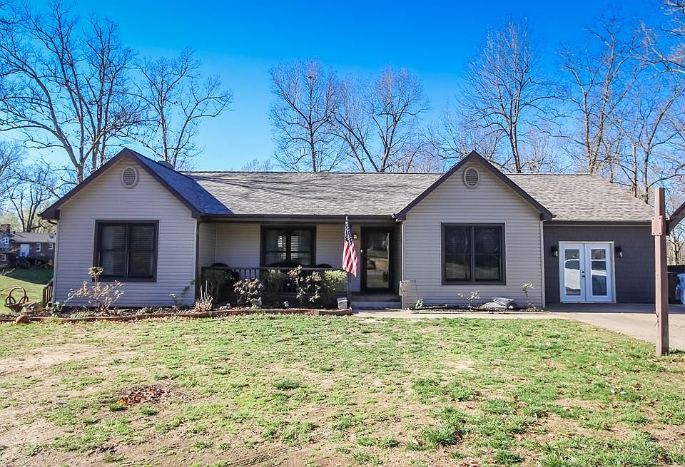 1st image of 126 Shady Oak Dr