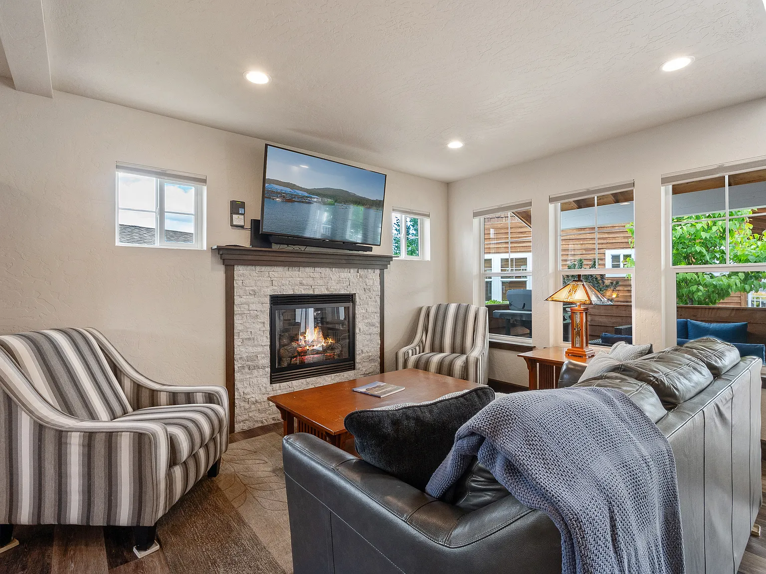 3 bed, 1574 sqft, $2,700 — Photo 2