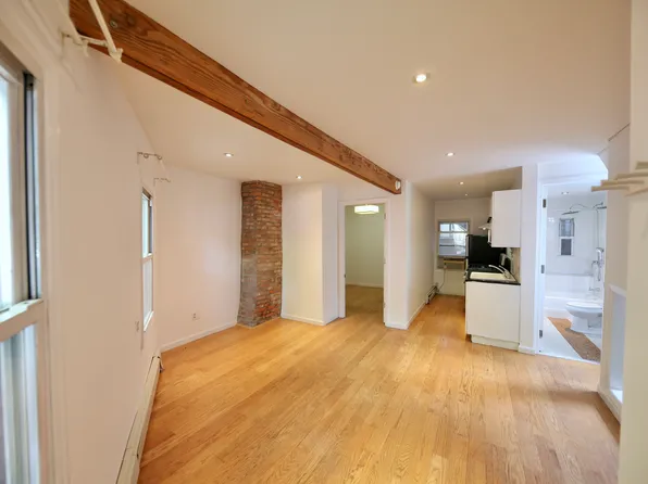 12 Russell Street image 1 of 14