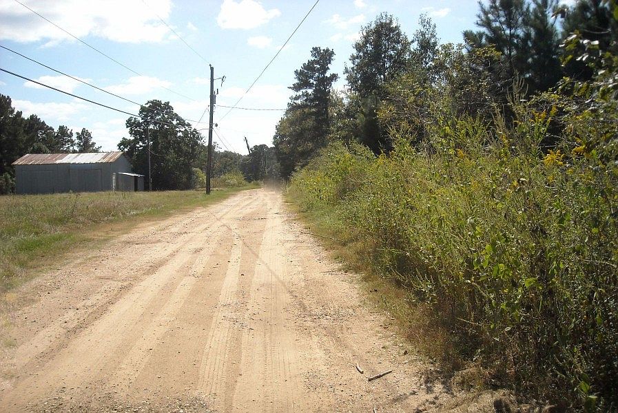 2nd image of 9845 Crow Rd