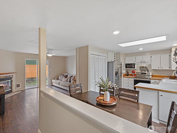 4th image of 5827 145th Street NE