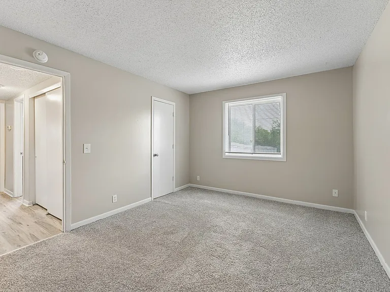 Grover Square Apartments — Photo 12