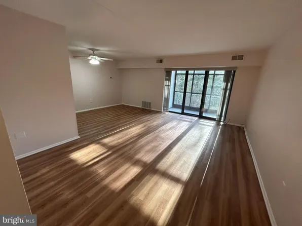 84 Welsh Tract Rd, Newark, DE 19713