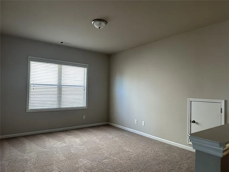 2439 Ivy Meadow Ln — Photo 9