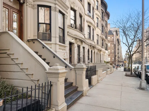 870 West End Avenue image 3 of 7