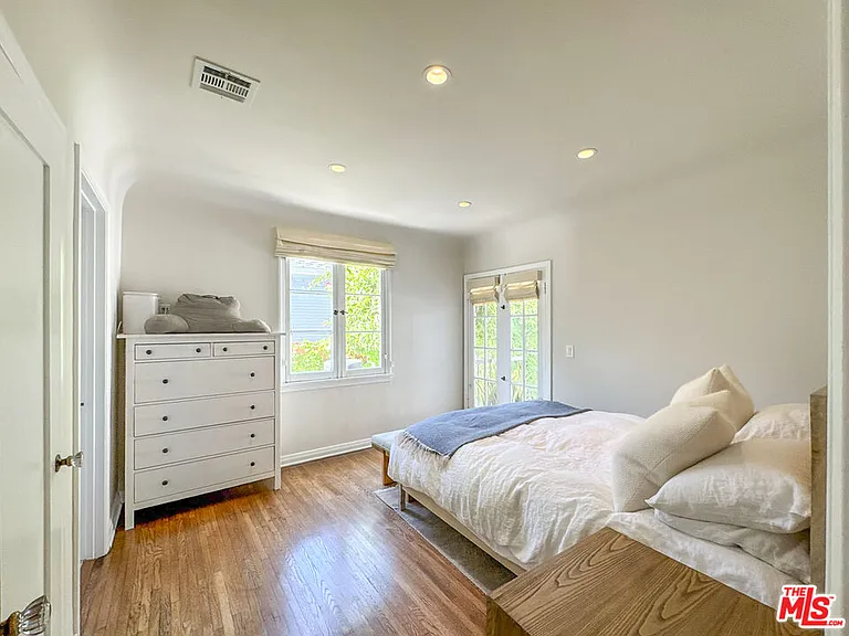 345 Westbourne Dr — Photo 21