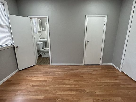 4th image of 612 E 10th St