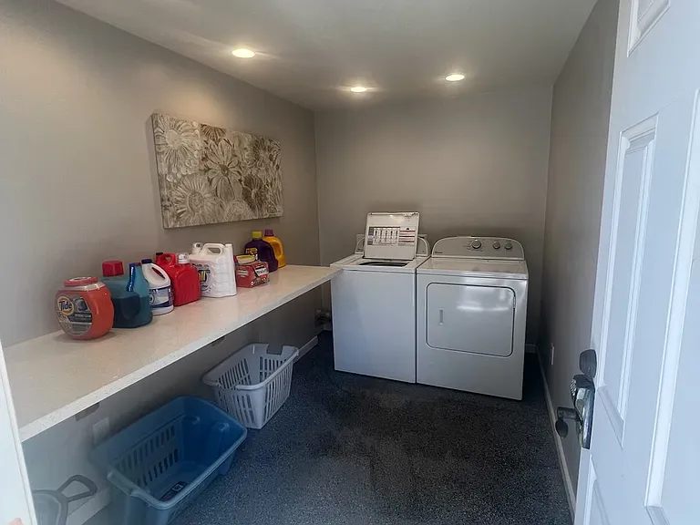 1326 Hopkins Ave — Photo 4
