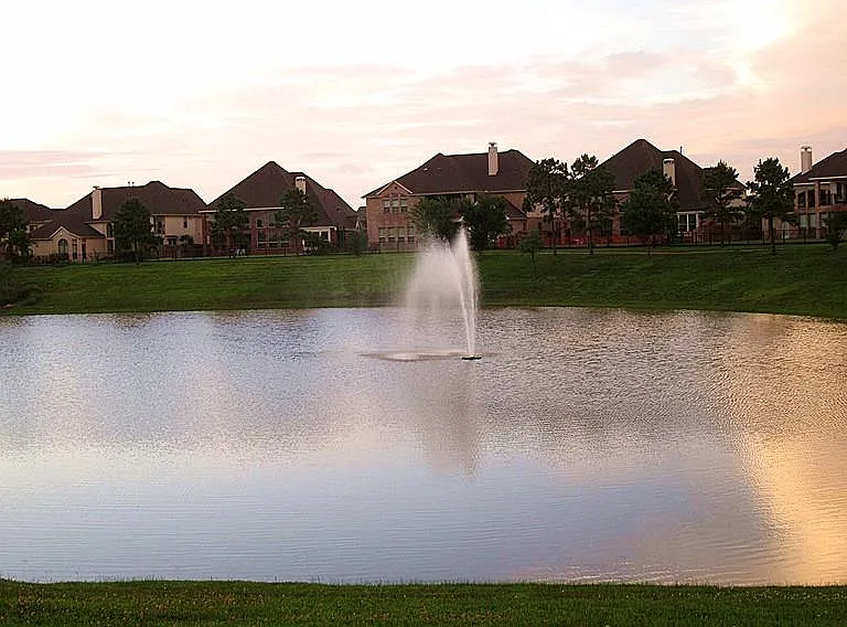 11712 Summer Brook Ct — Photo 34