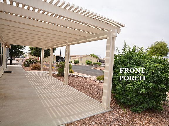 LARGE FRONT PORCH