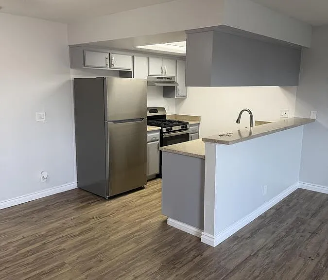 13610 Cordary Ave #19 — Photo 8