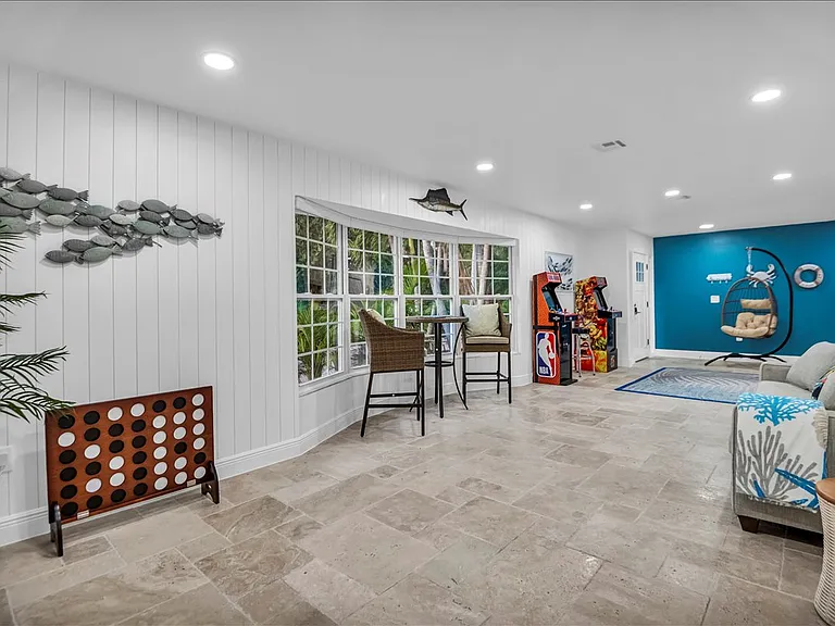 31 Lands End Ln — Photo 7