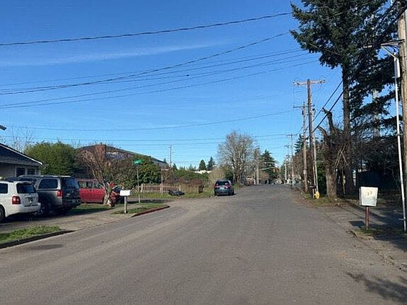 5th image of 623 SE 146th Ave