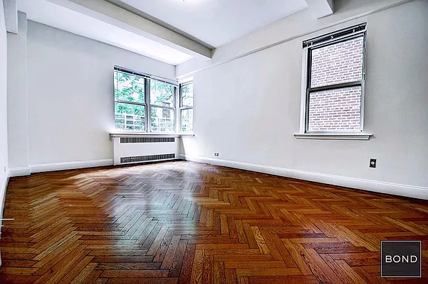 Rented by Bond New York | media 23