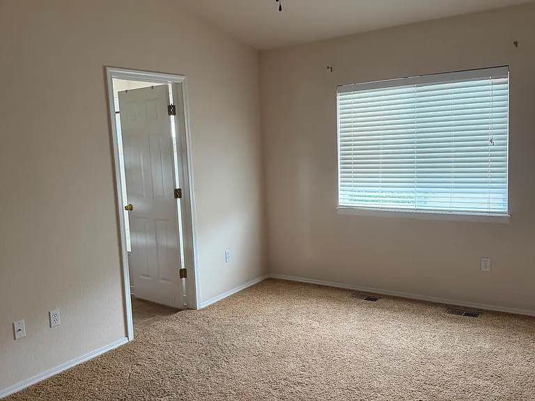1056 Cheyenne Villas Point — Photo 9