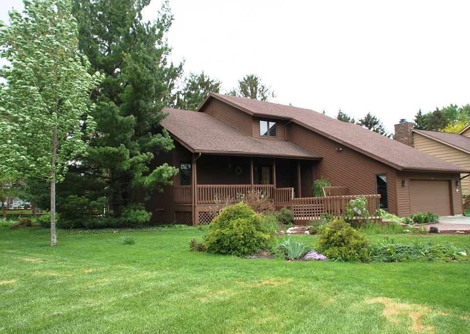1st image of 500 Rosewood Dr