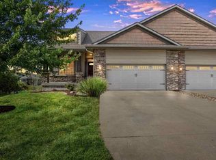 1272 Copper Mountain Dr, North Liberty, IA 52317