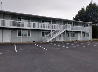 402 Stanford Dr #203, Mount Vernon, WA 98273