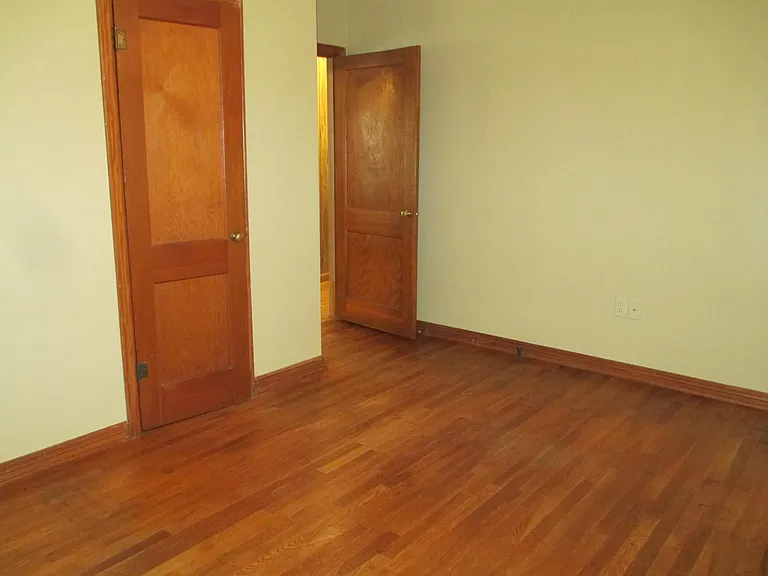1828 Robins St — Photo 18
