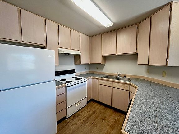 4th image of 808 E White Birch Ave APT 3