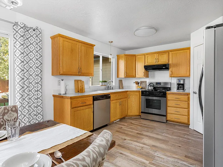1392 W Chance Ct — Photo 12