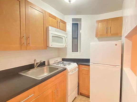 4th image of 410 E 74th St APT 1F