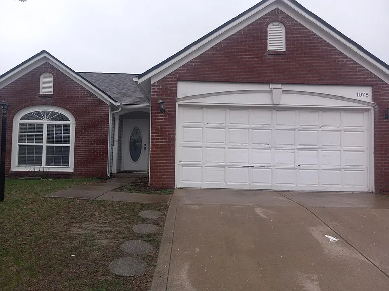 4075 Fair Oaks Dr — Photo 1