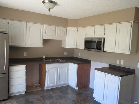 3rd image of 812 Apple Hill Way