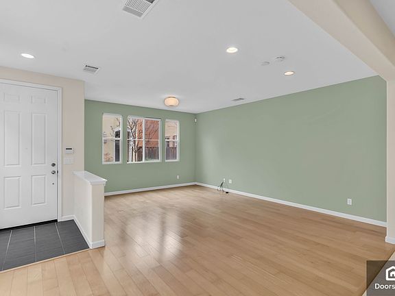 3rd image of 658 N 9th St