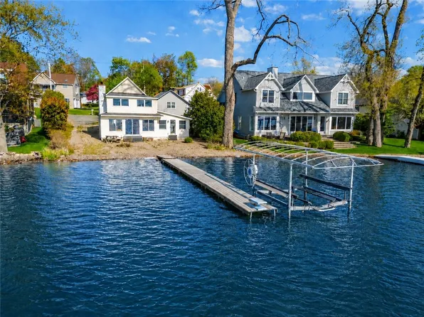 4558 Lake Dr, Canandaigua, NY 14424