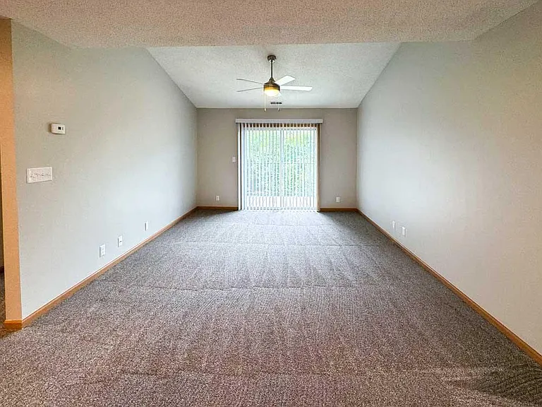 Highland View Apartments — Photo 73