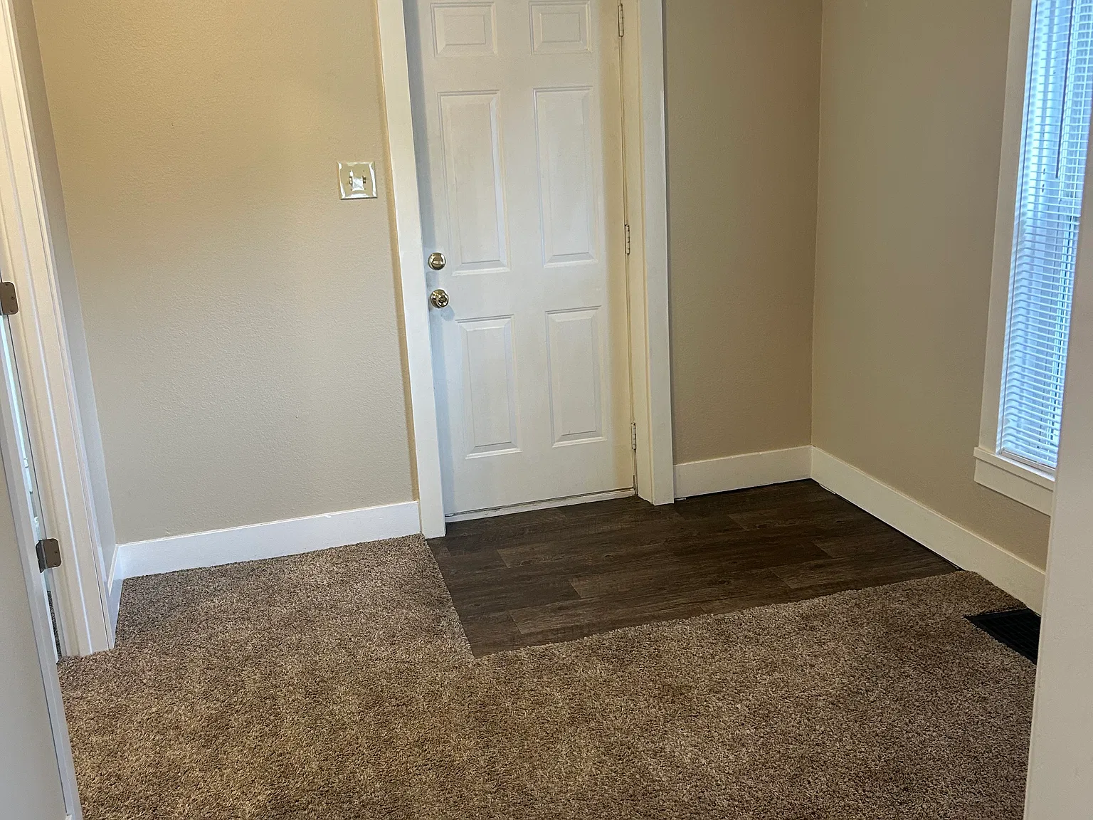 2 bed, 1096 sqft, $1,300 — Photo 4
