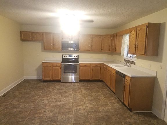 5th image of 199 Burgess Dr