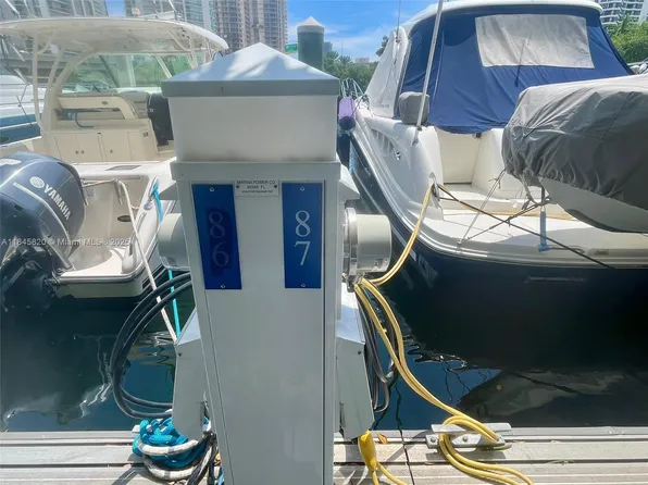 3575 Mystic Pointe Dr #87, Aventura, FL 33180