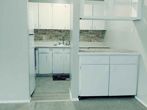 5th image of 675 Grove Dr APT 215