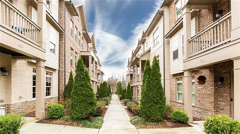 1st image of 305 Garland Woods Ct