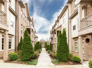 305 Garland Woods Ct, Smyrna, GA 30080