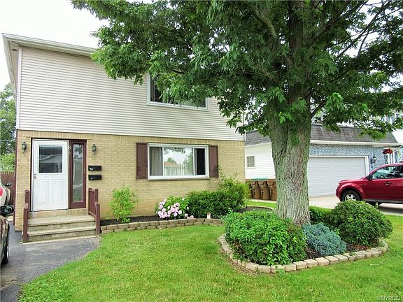 4th image of 83 N Seine Dr