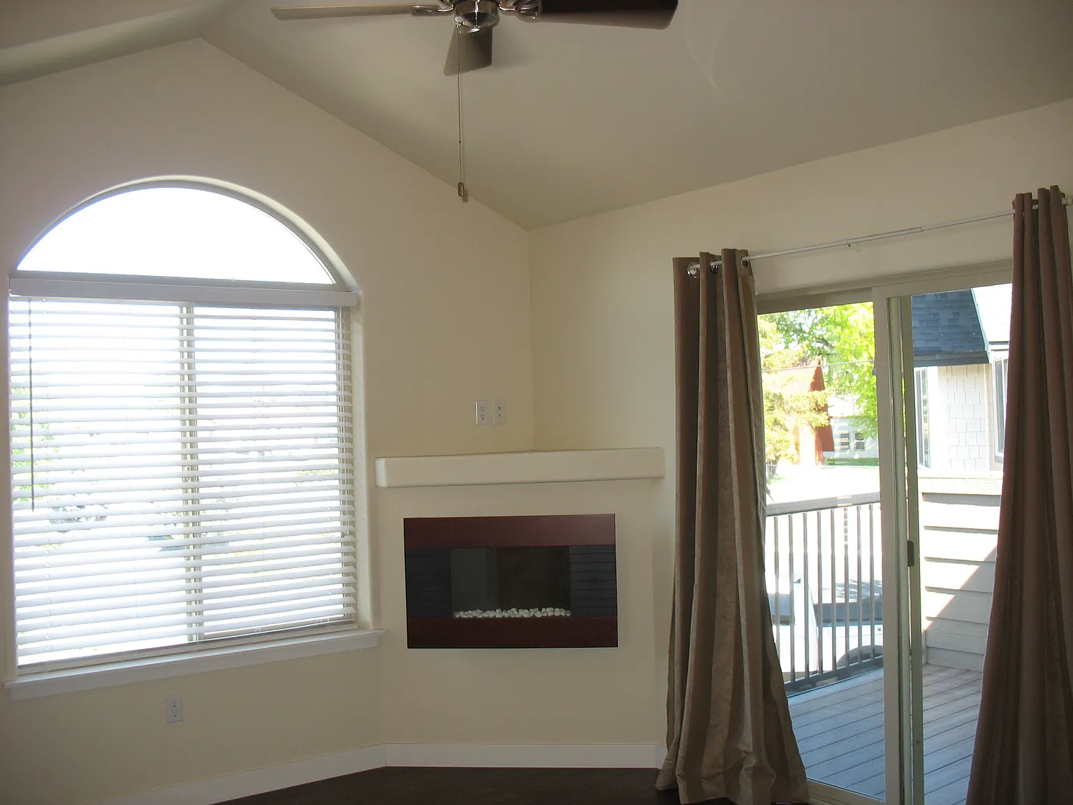 1 bed, 850 sqft, $1,775 — Photo 2
