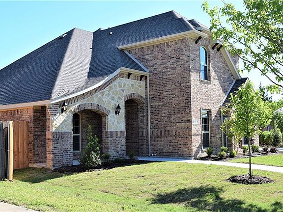 2nd image of 1501 Montrose Ln