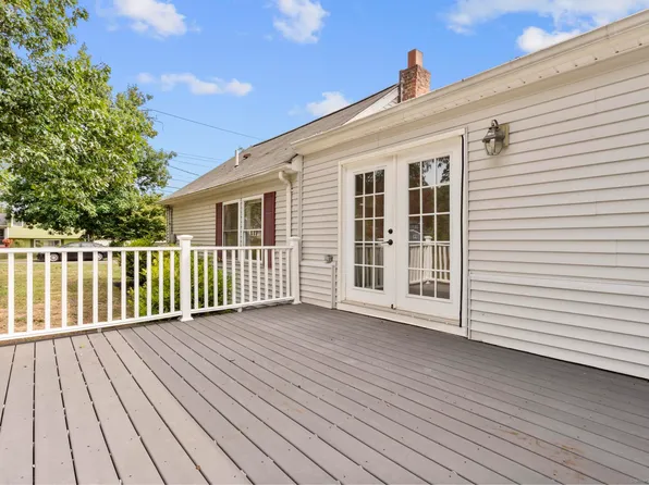 40 Woodland Avenue, North Haven, CT 06473