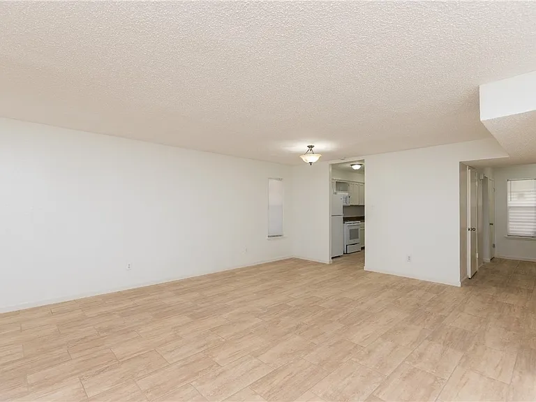5133 Middlecoff Rd — Photo 21