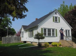 240 S Main St, Leland, IL 60531