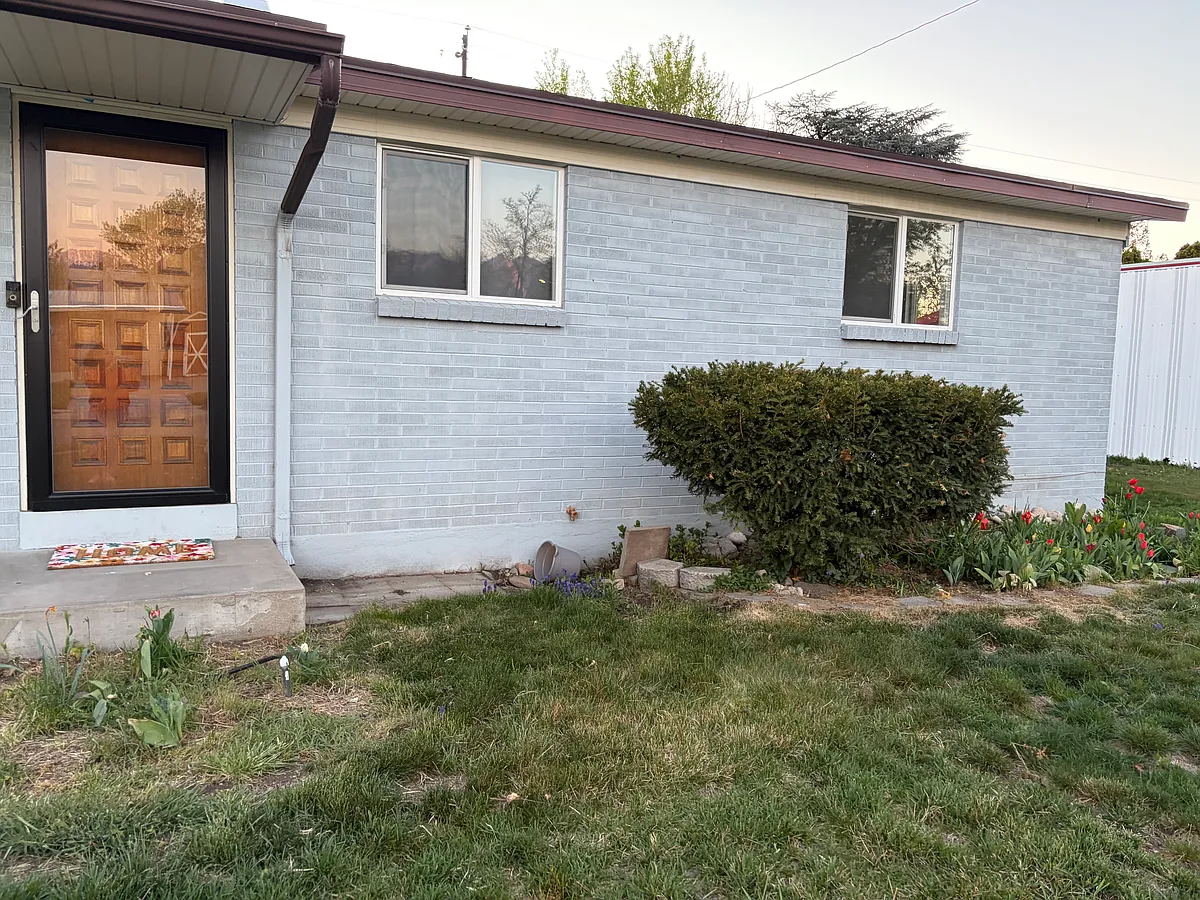 Building Photo - 6954 S 85 E