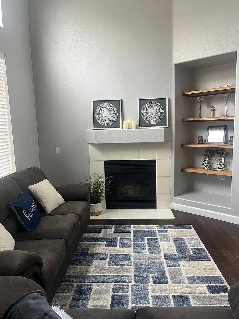 Cozy 3 bedroom 2.5 bath home Available Now! — Photo 2
