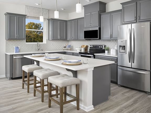 Photo representation of the Amira model. Colors, finishes and options will vary.