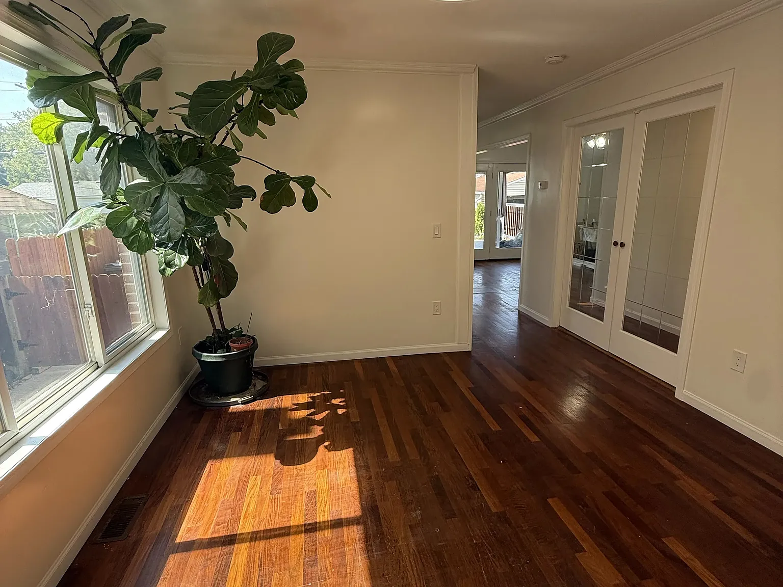 4 bed, 2.5 bath, 1900 sqft, $3,000 — Photo 4