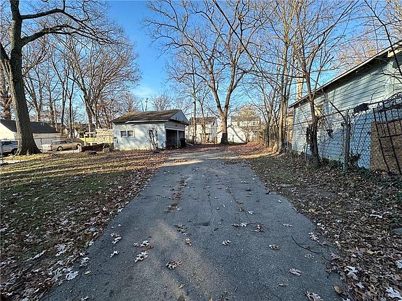 5th image of 1455 N Euclid Ave